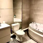 105 M2 Rue Foch Arc De Triomphe Hyper Centre Апартаменты *